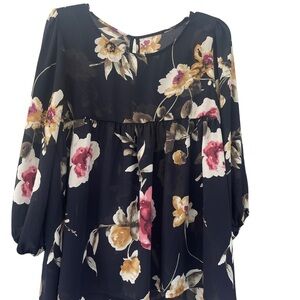 Med babydoll long‎ sleeve sheer lightweight floral blouse.